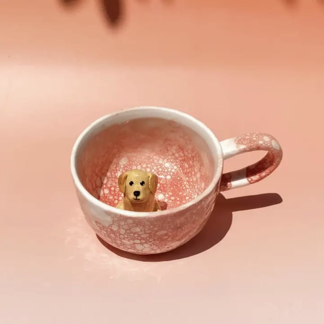Personalisierte Haustier-Schneeflocken-Tasse – 350ml Keramiktasse mit 1 oder 2 Haustierfiguren