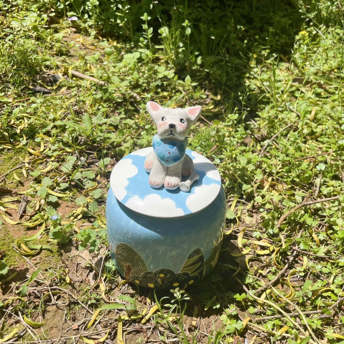 Handgemachte Tierurne für Asche – Keramikurne mit 3D-Haustierfigur-Deckel, personalisierte Hunde- oder Katzen-Gedenkurne