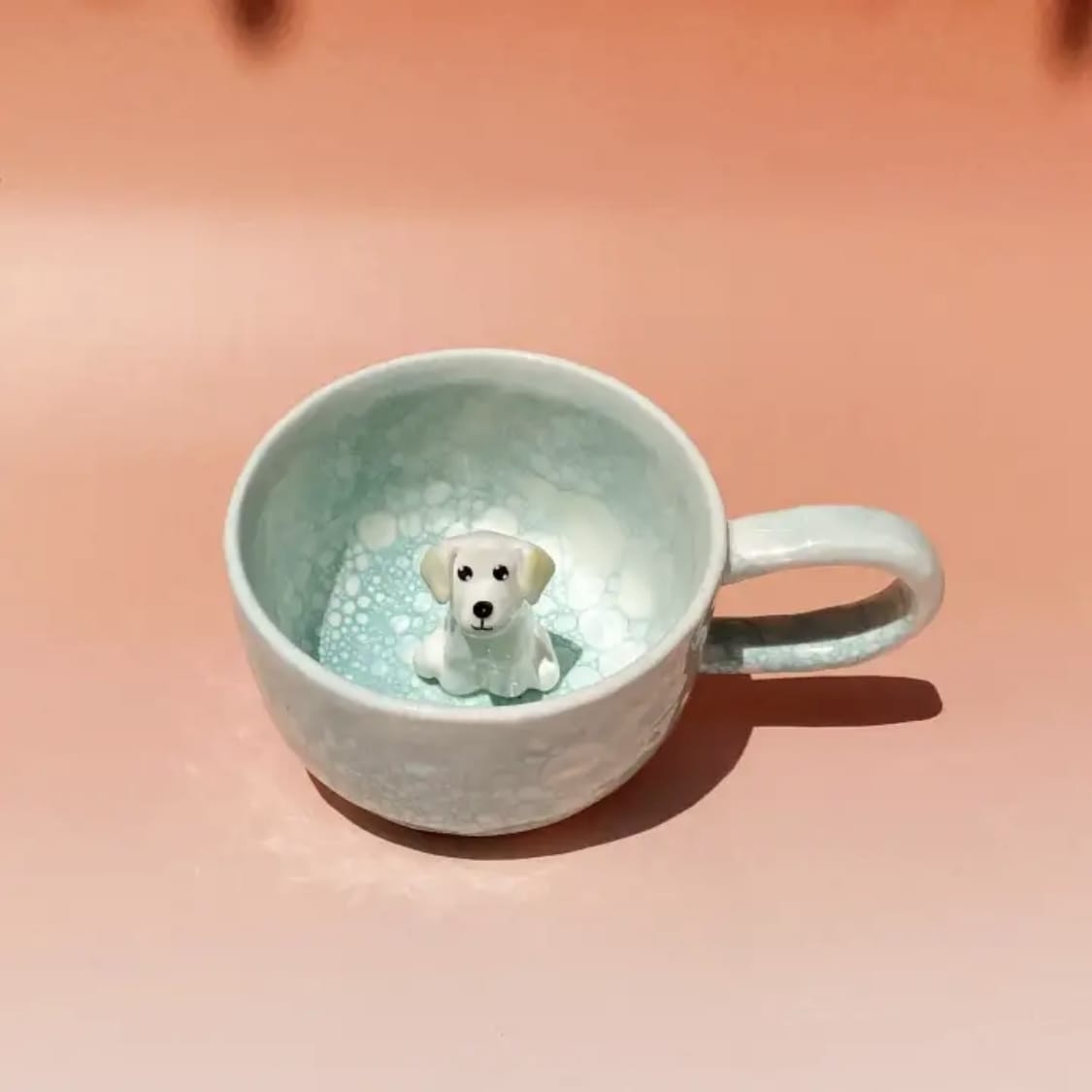 Personalisierte Haustier-Schneeflocken-Tasse – 350ml Keramiktasse mit 1 oder 2 Haustierfiguren